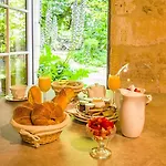 La Maison Des Peyrat فندق 3*
