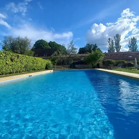 La Maison Des Peyrat Hotel