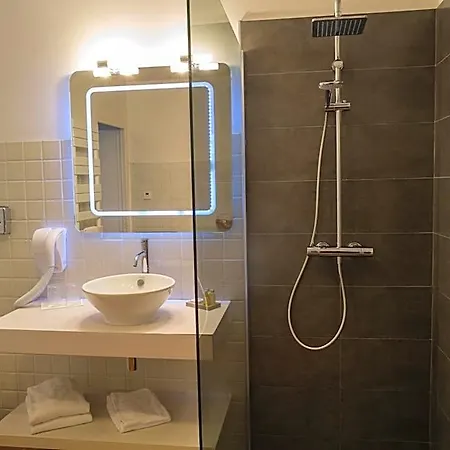 Hotel La Maison Des Peyrat 3*