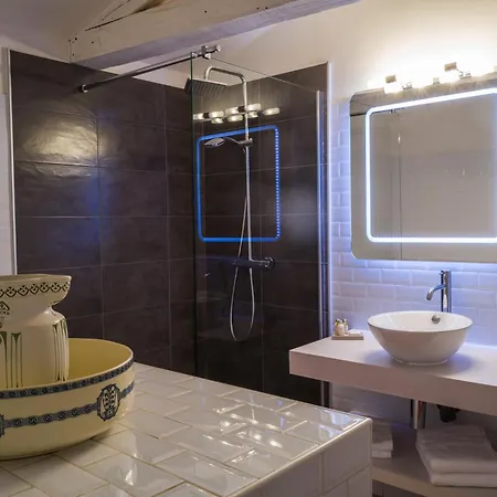 La Maison Des Peyrat Hotel