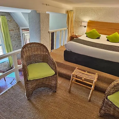 Hotel Hotel La Maison Des Peyrat 3*